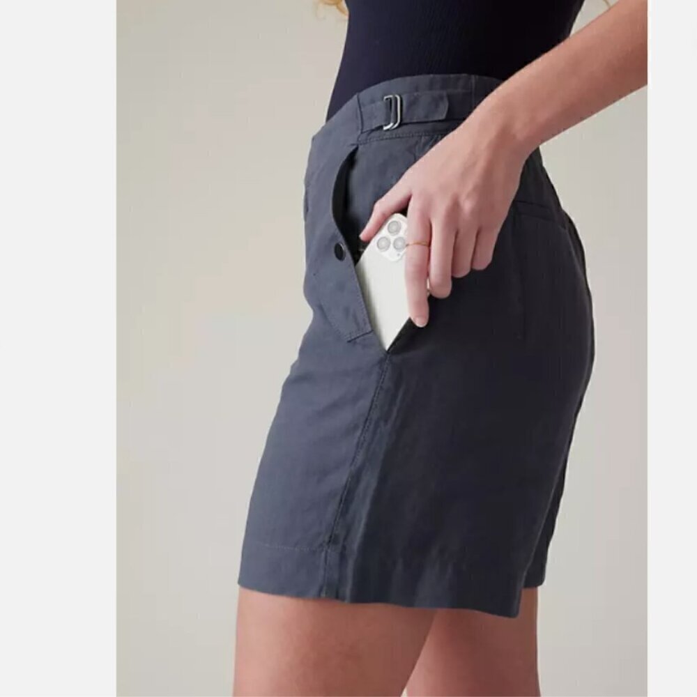 ATHLETA Voyager 100% LINEN Relaxed Shorts Granite Blue Adjustable Waist RT$79